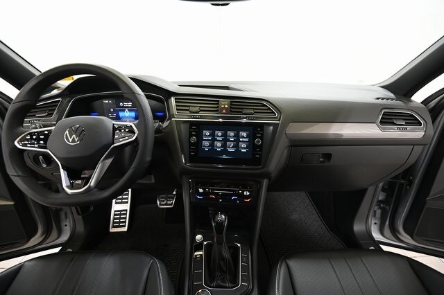 2024 Volkswagen Tiguan SE R-Line Black photo 2