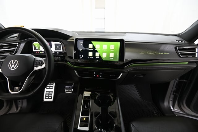 2024 Volkswagen Atlas Cross Sport SEL R-Line photo 2
