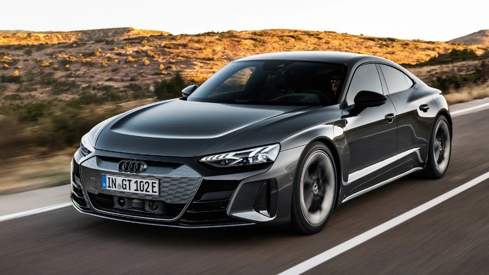 Audi e-tron GT exterior.jpeg