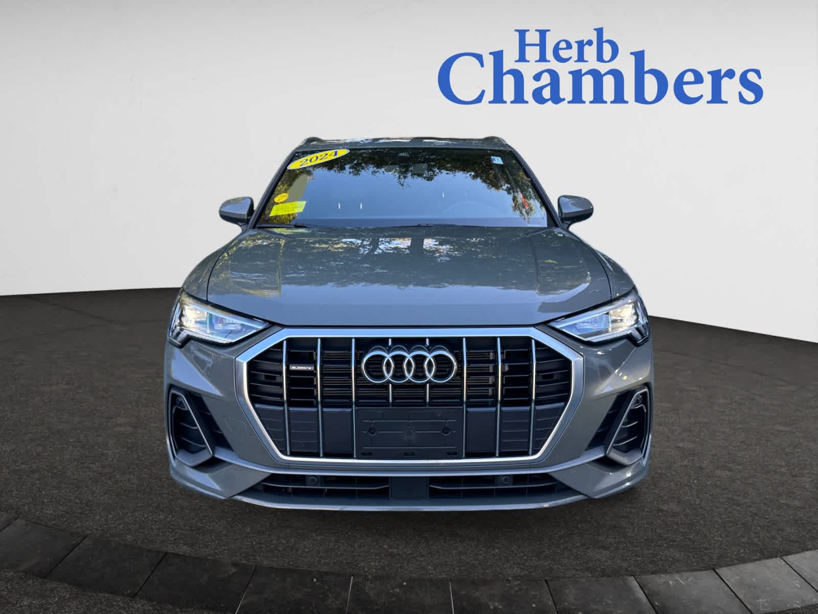 2024 Audi Q3 S line Premium photo 2