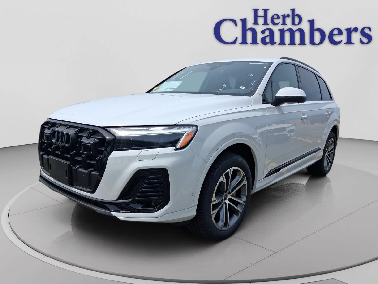 new 2026 Audi Q7 car, priced at $68,045
