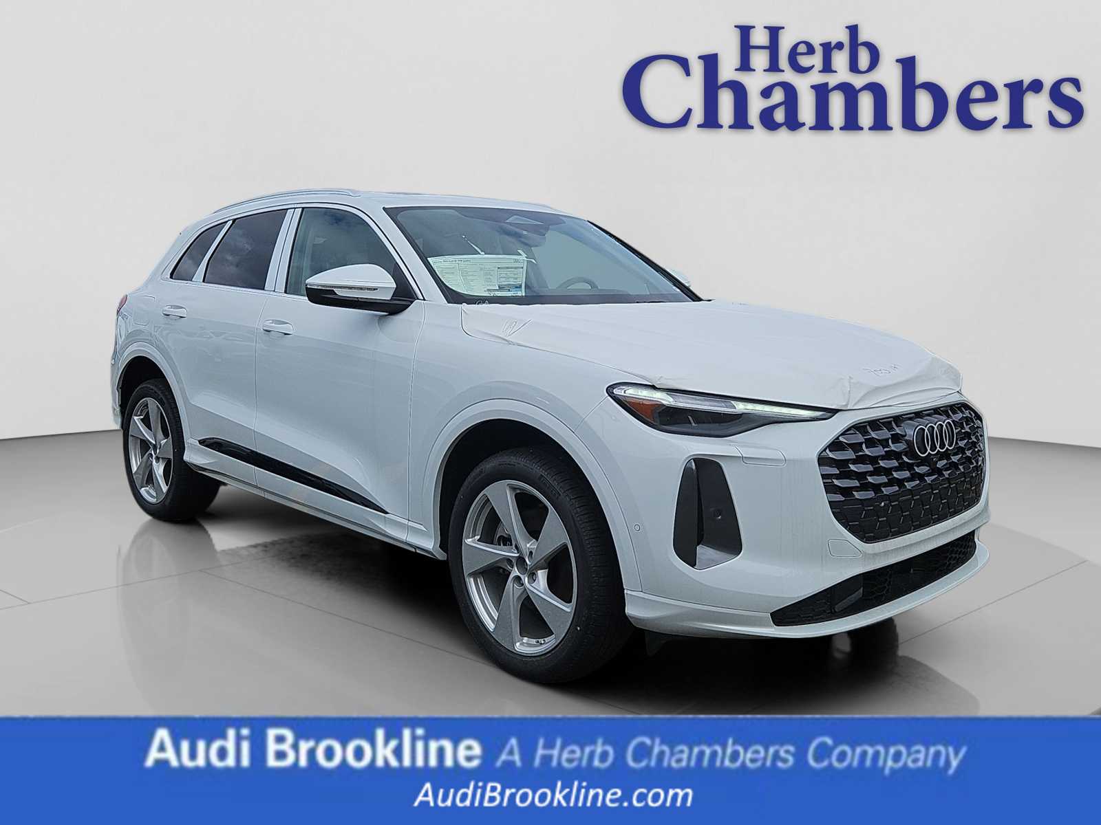 new 2025 Audi Q5 car, priced at $61,105