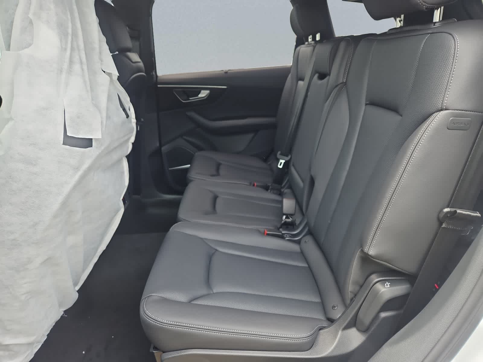 new 2025 Audi Q7 car, priced at $76,575