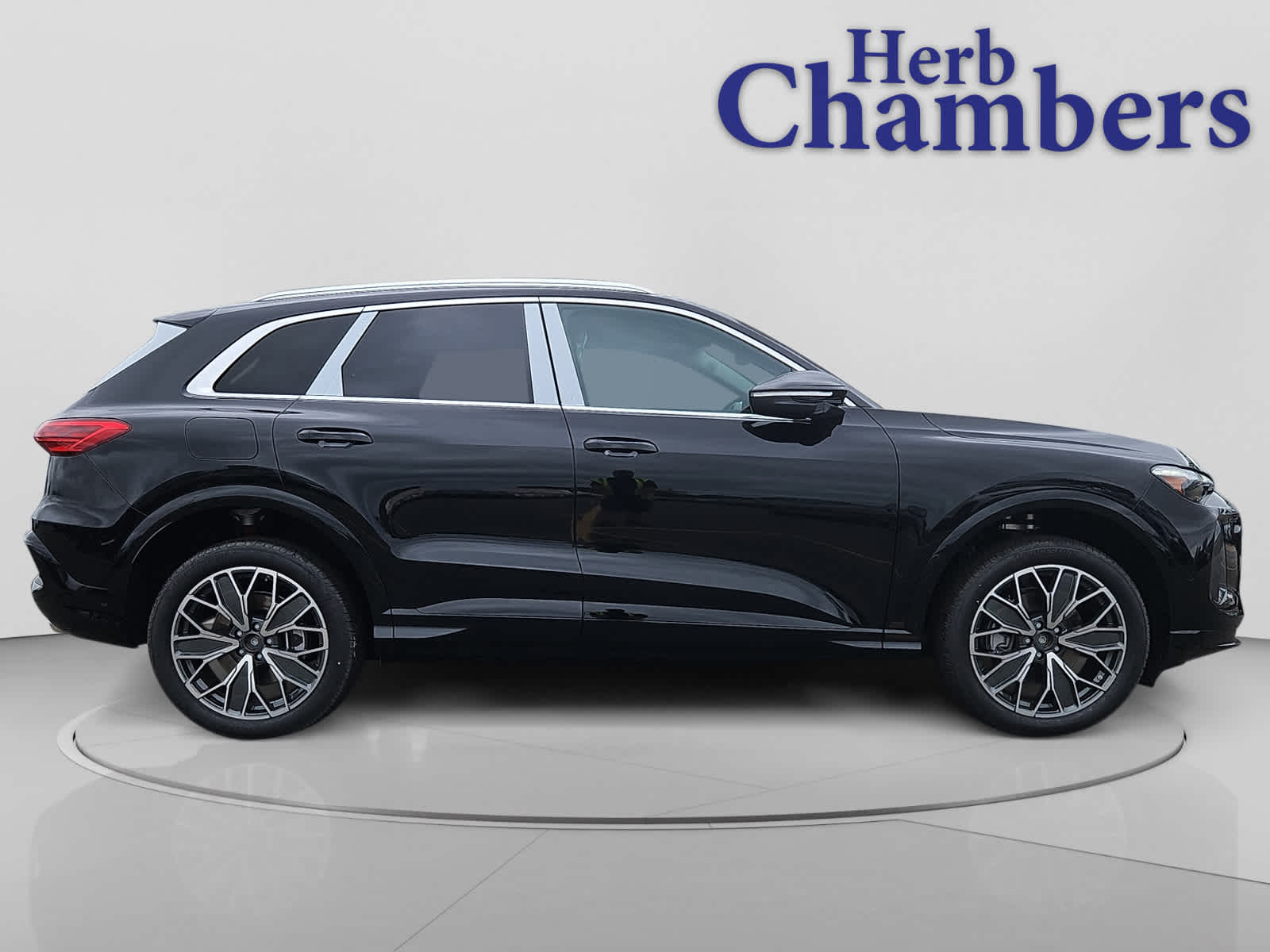 new 2025 Audi Q5 car, priced at $61,430