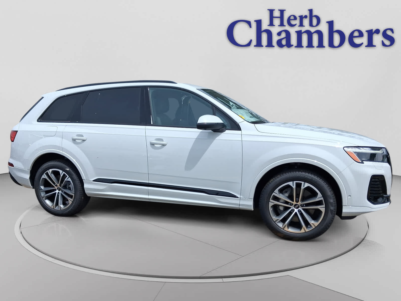 new 2026 Audi Q7 car, priced at $68,045