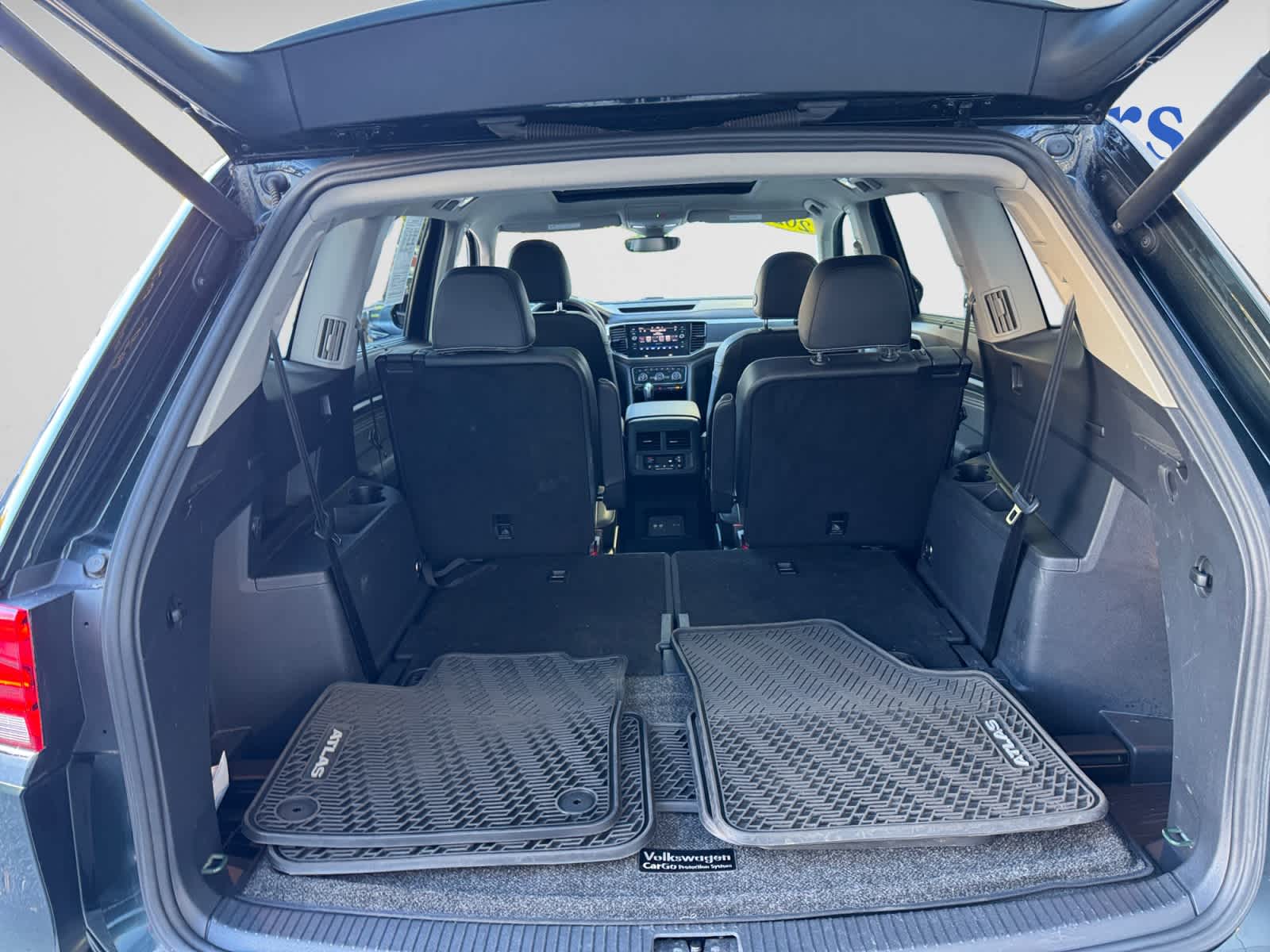 2021 Volkswagen Atlas V6 SEL Premium R-Line photo 2