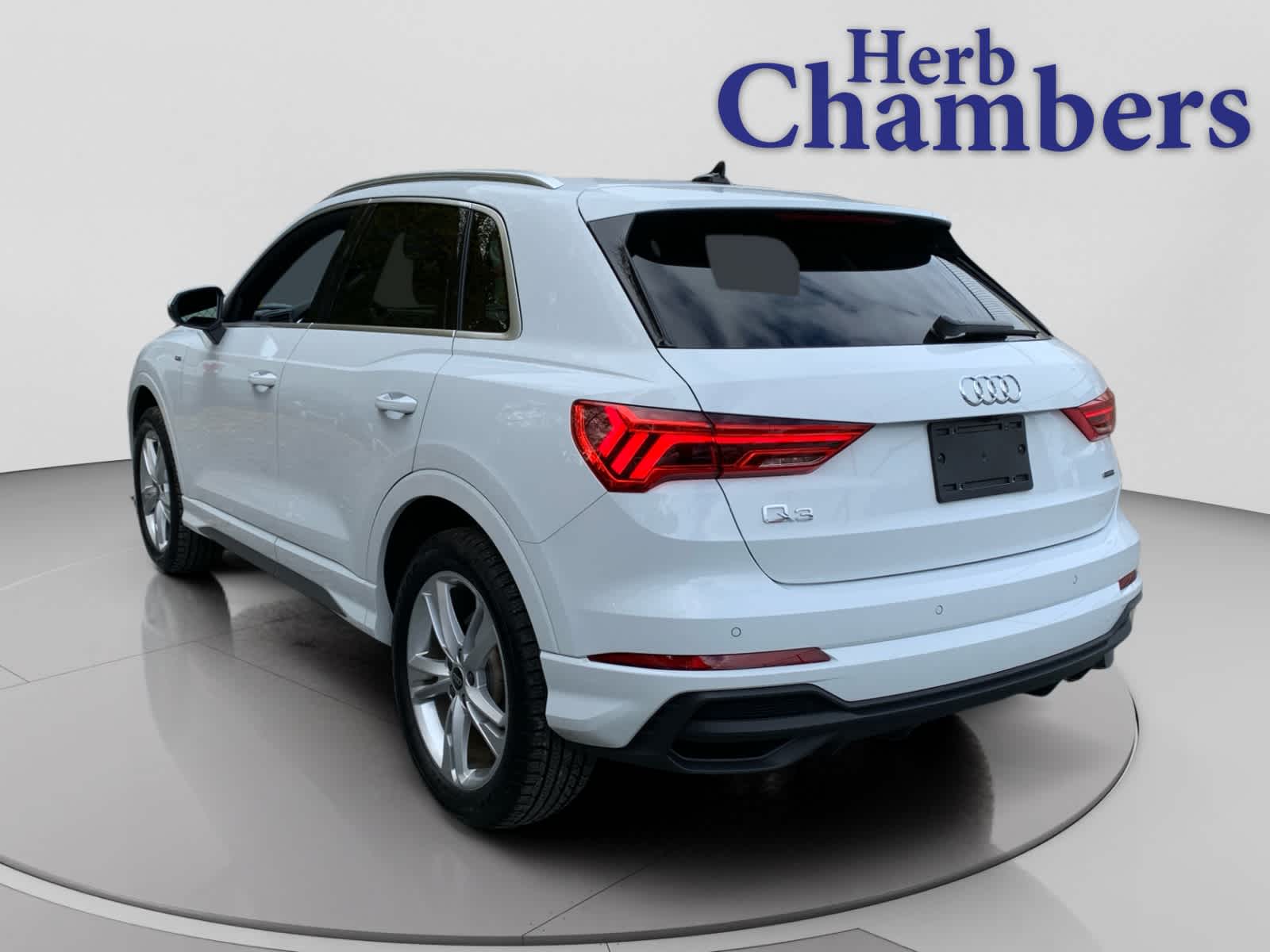 2024 Audi Q3 S line Premium Plus photo 3