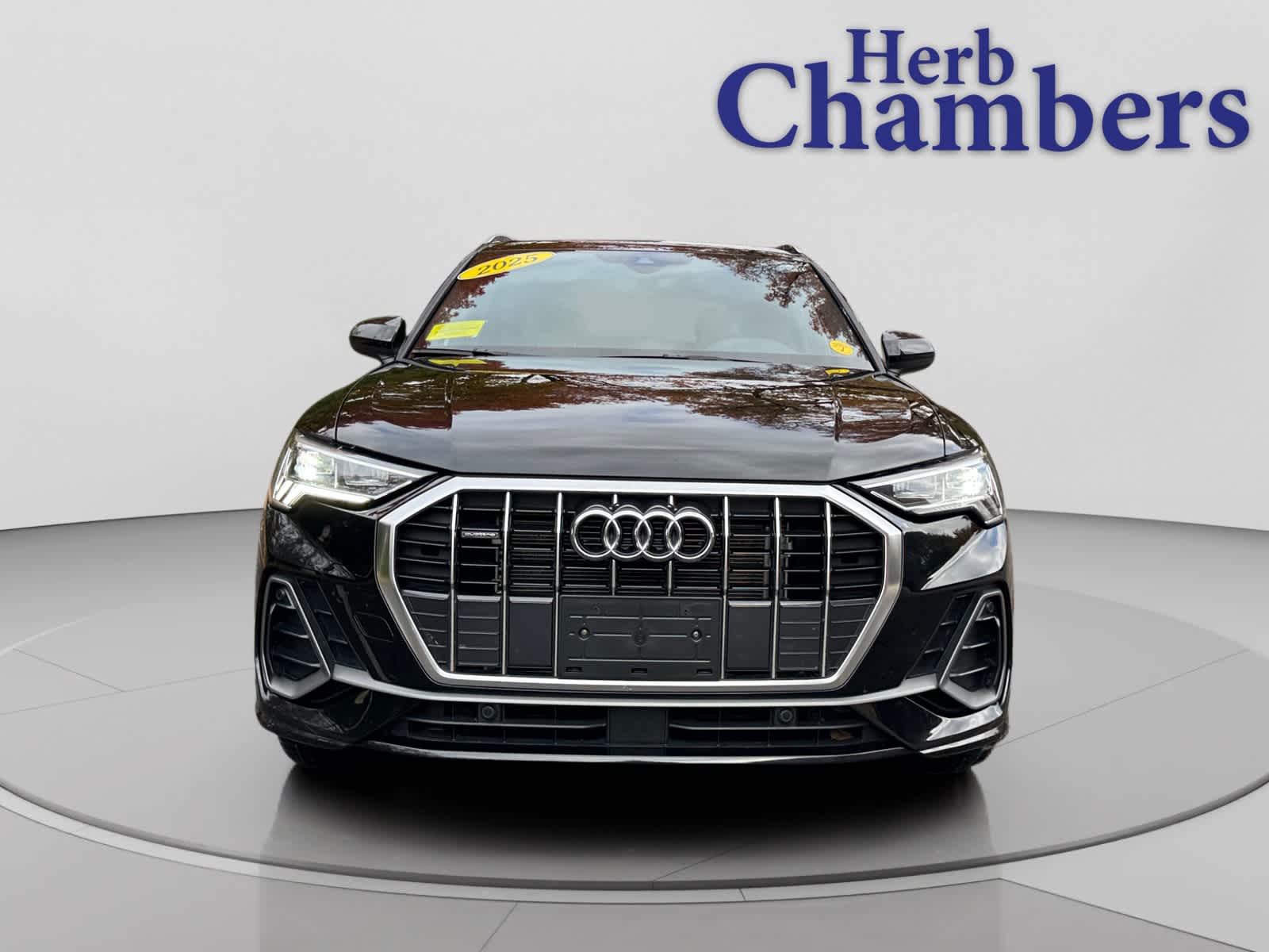 2025 Audi Q3 S line Premium photo 2