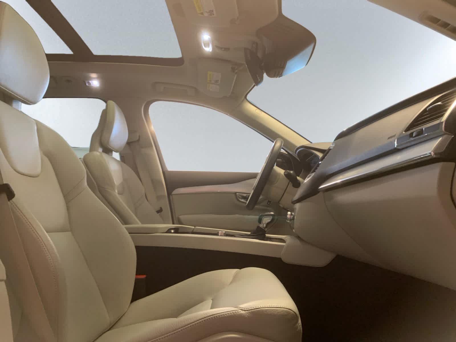 used 2018 Volvo XC90 car, priced at $19,598