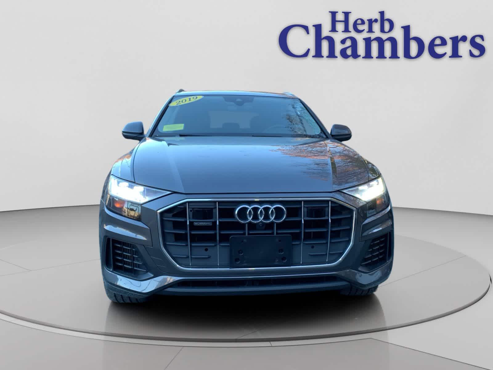 2019 Audi Q8 Prestige photo 2