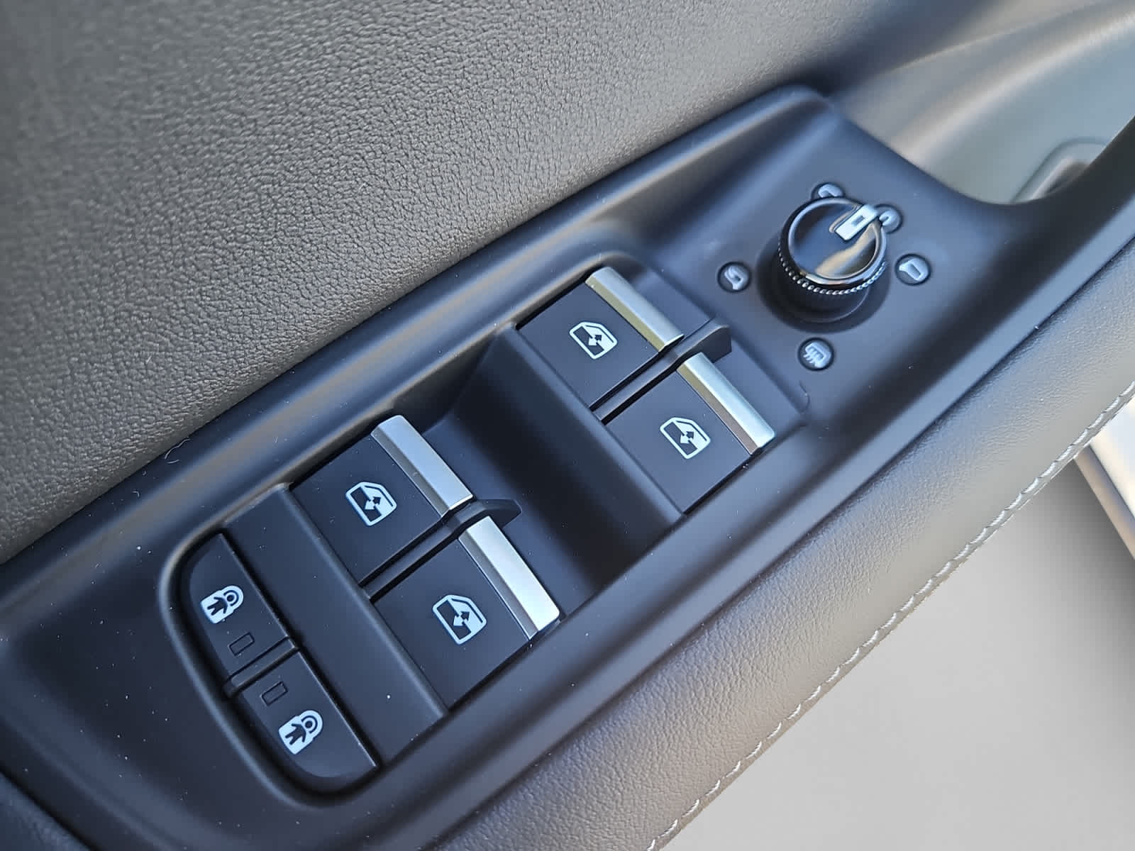 new 2026 Audi Q8 car, priced at $95,410