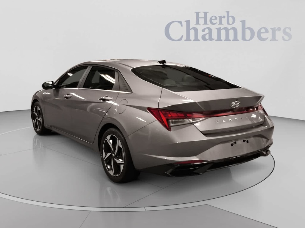 Used 2022 Hyundai Elantra Limited Sedan