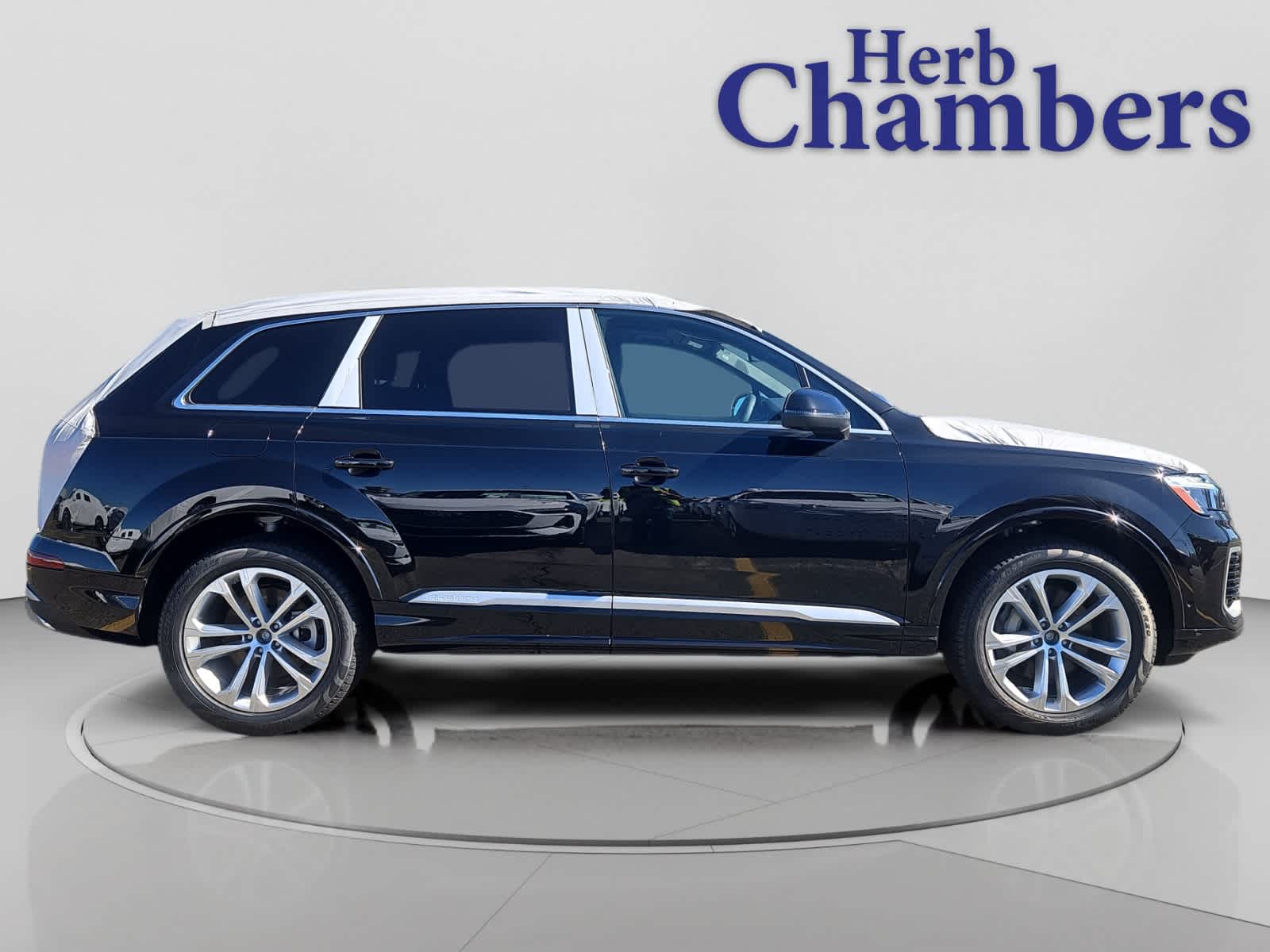 new 2026 Audi Q7 car, priced at $76,445