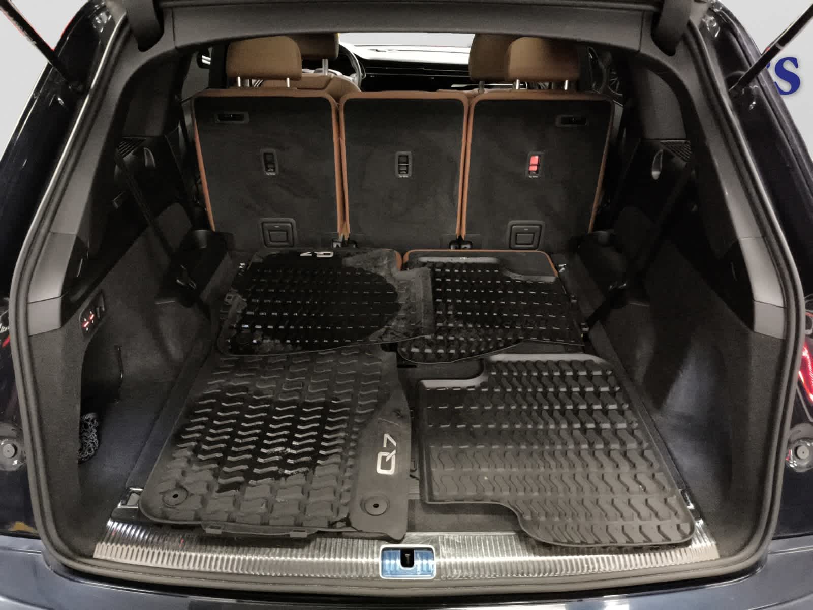 used 2025 Audi Q7 car, priced at $50,498