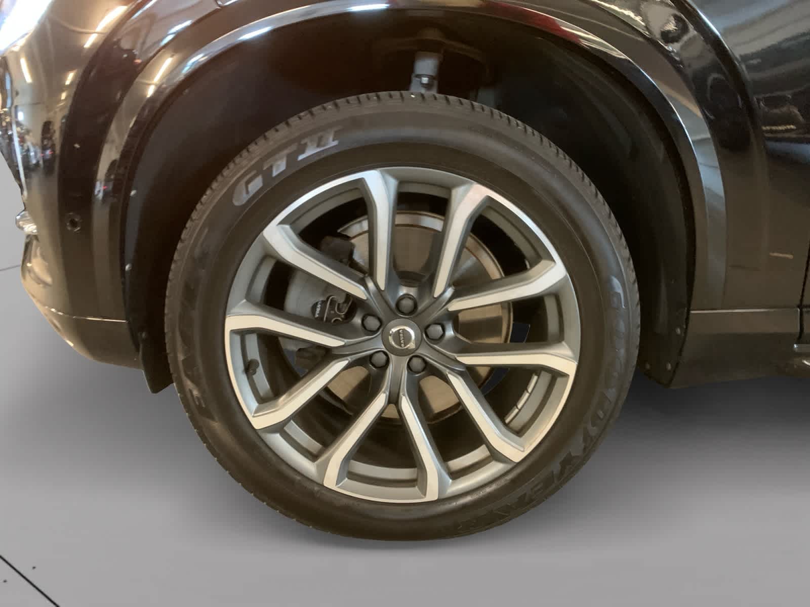 used 2018 Volvo XC90 car, priced at $19,598