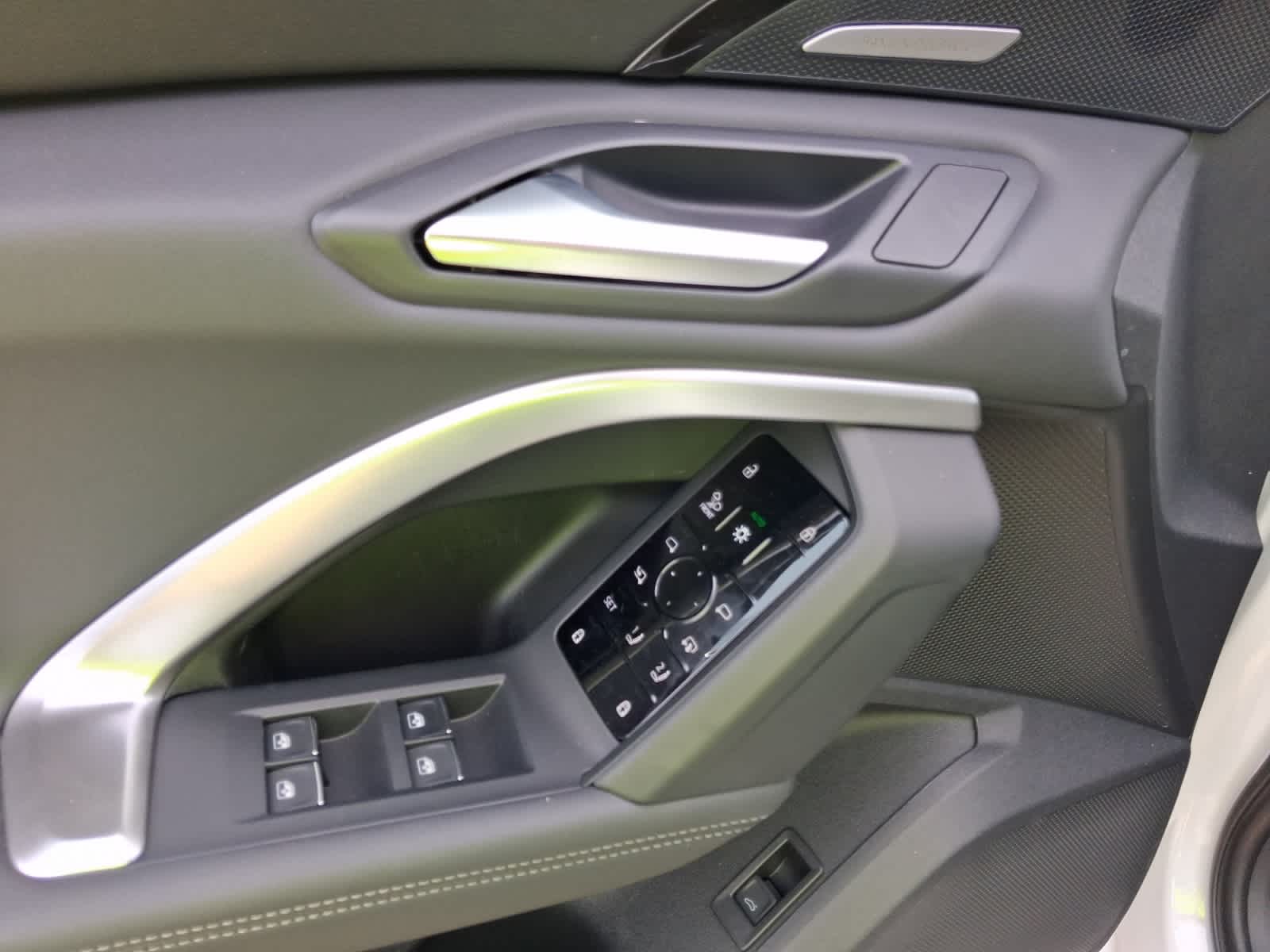new 2025 Audi Q5 car, priced at $55,780