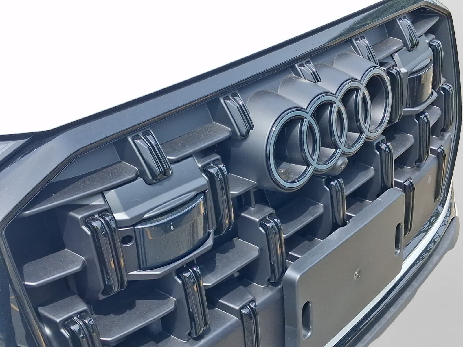 new 2026 Audi Q7 car, priced at $68,445
