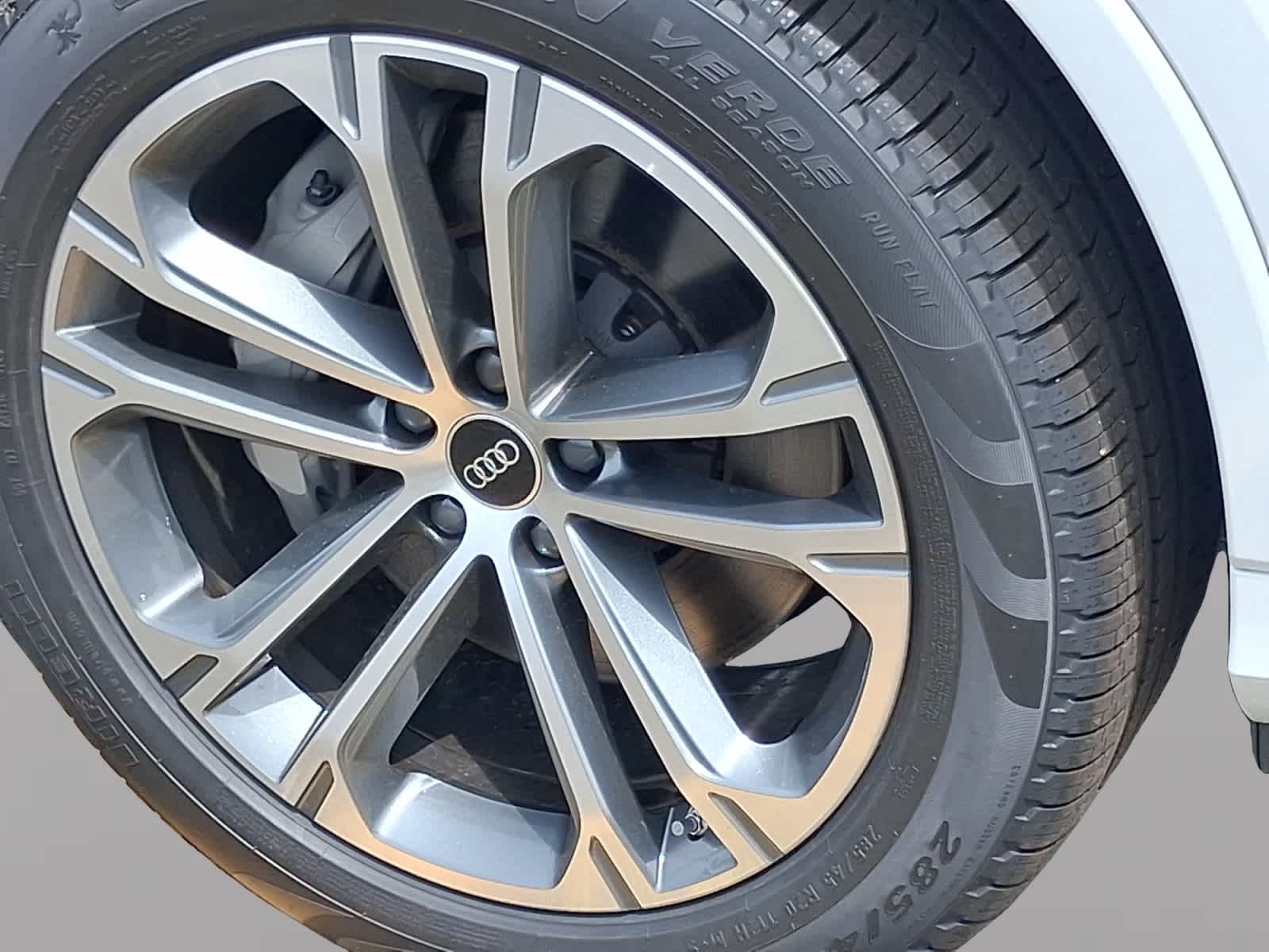 new 2026 Audi Q7 car, priced at $68,045