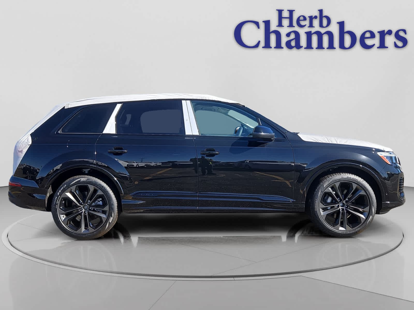 new 2026 Audi Q7 car, priced at $78,295