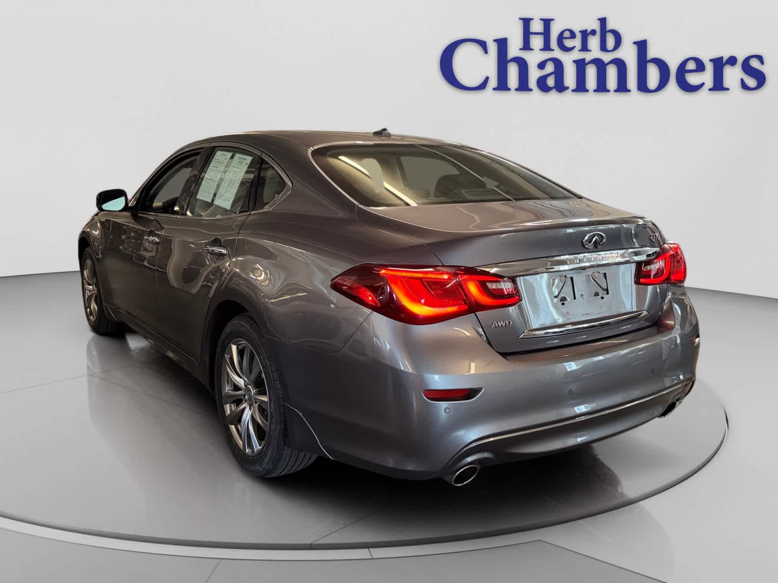 2019 Infiniti Q70 3.7 Luxe photo 3