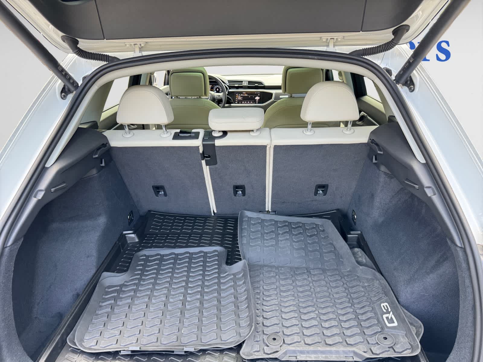 2024 Audi Q3 S line Premium Plus photo 4