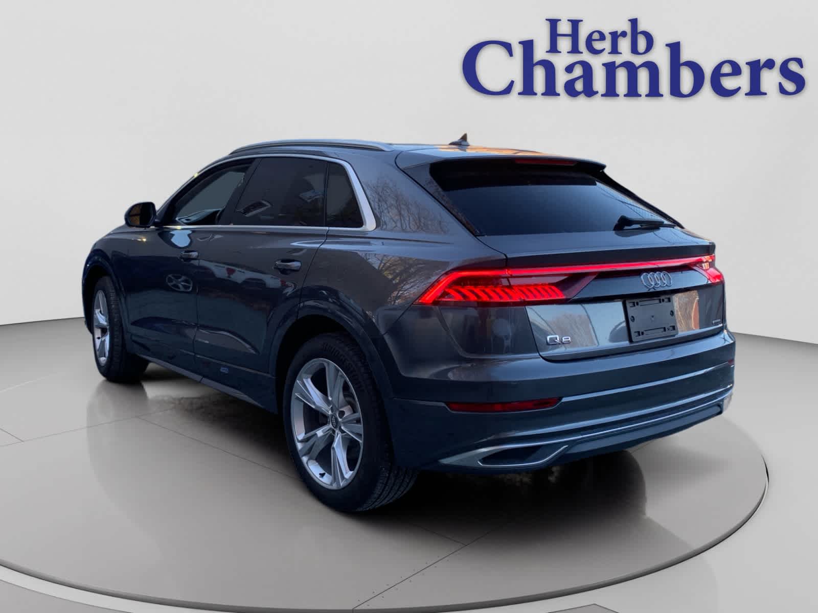 2019 Audi Q8 Prestige photo 3