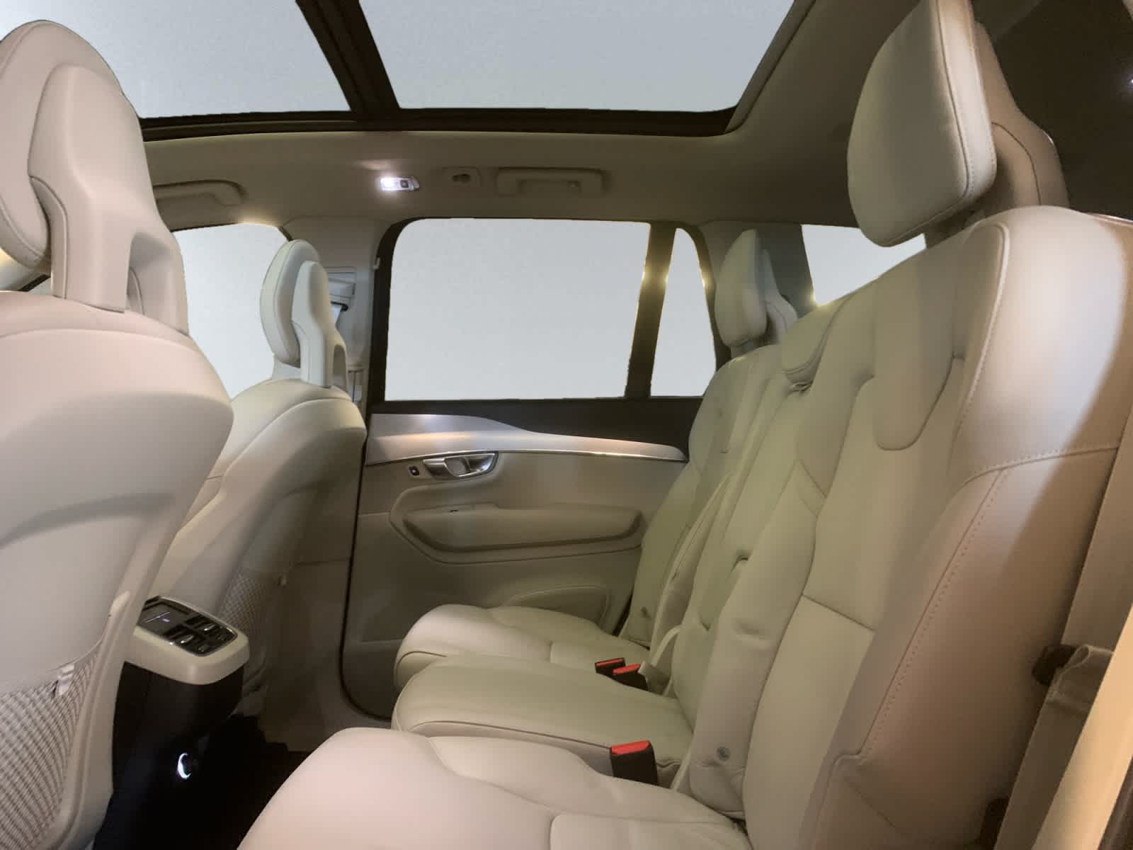 used 2018 Volvo XC90 car, priced at $19,598