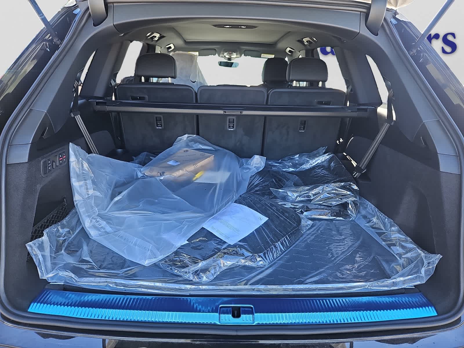 new 2026 Audi Q7 car, priced at $76,445