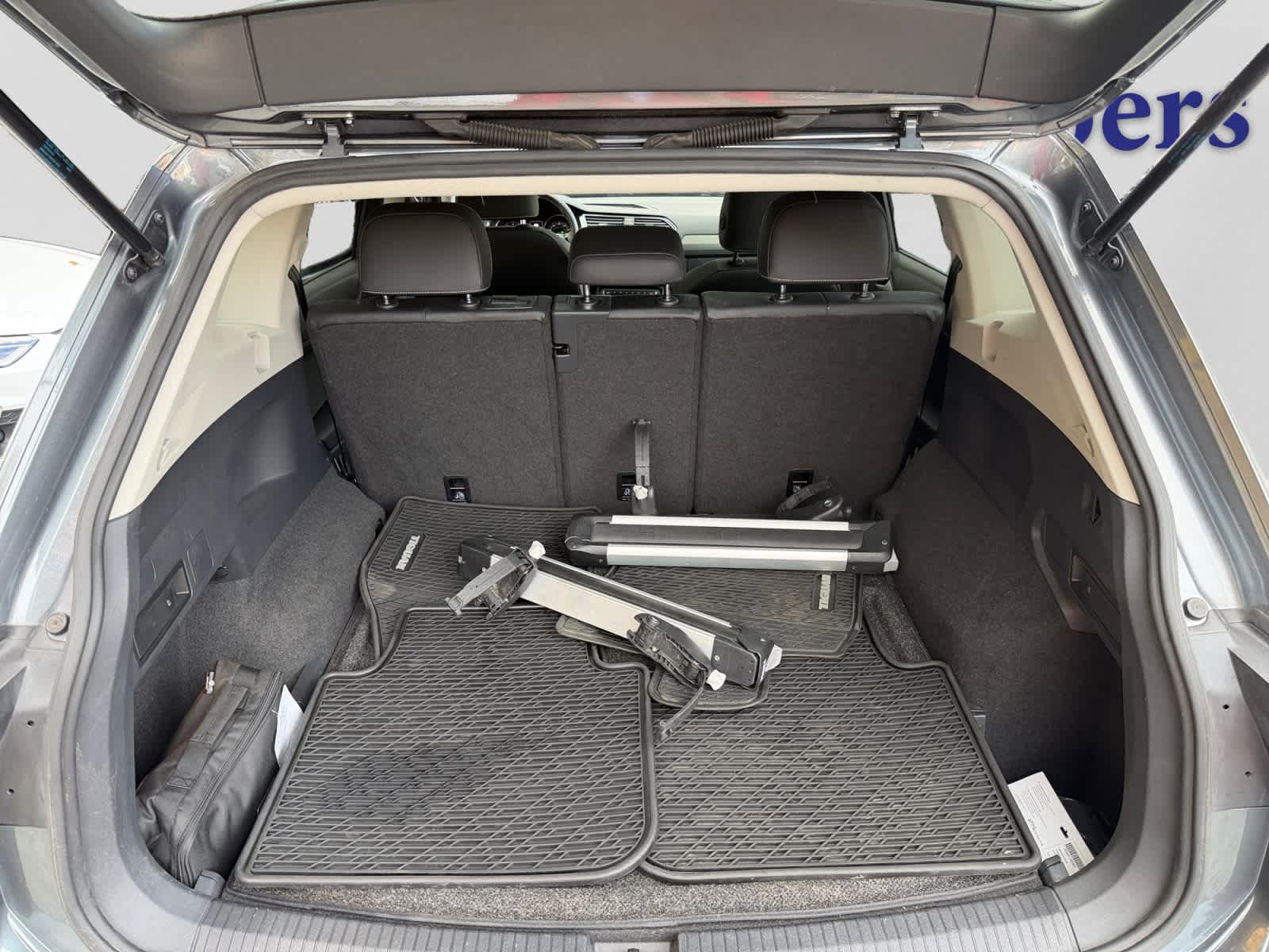 2021 Volkswagen Tiguan SE photo 4