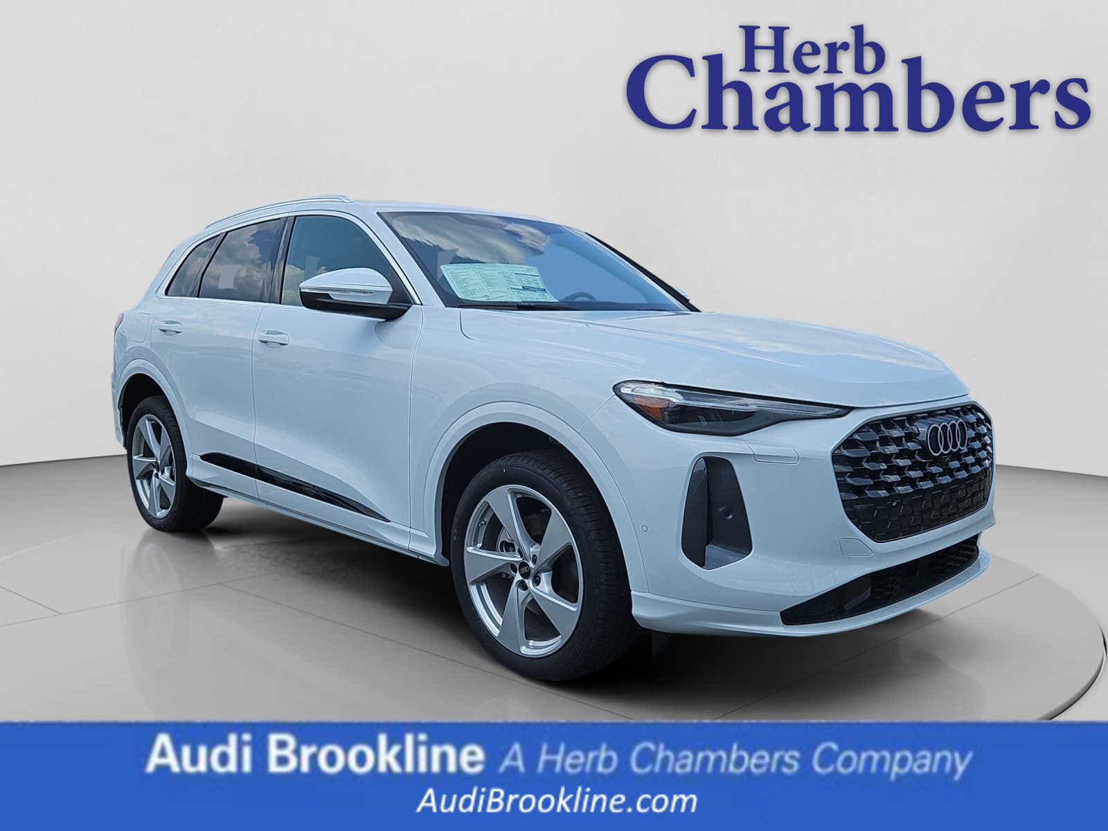 new 2025 Audi Q5 car, priced at $61,105