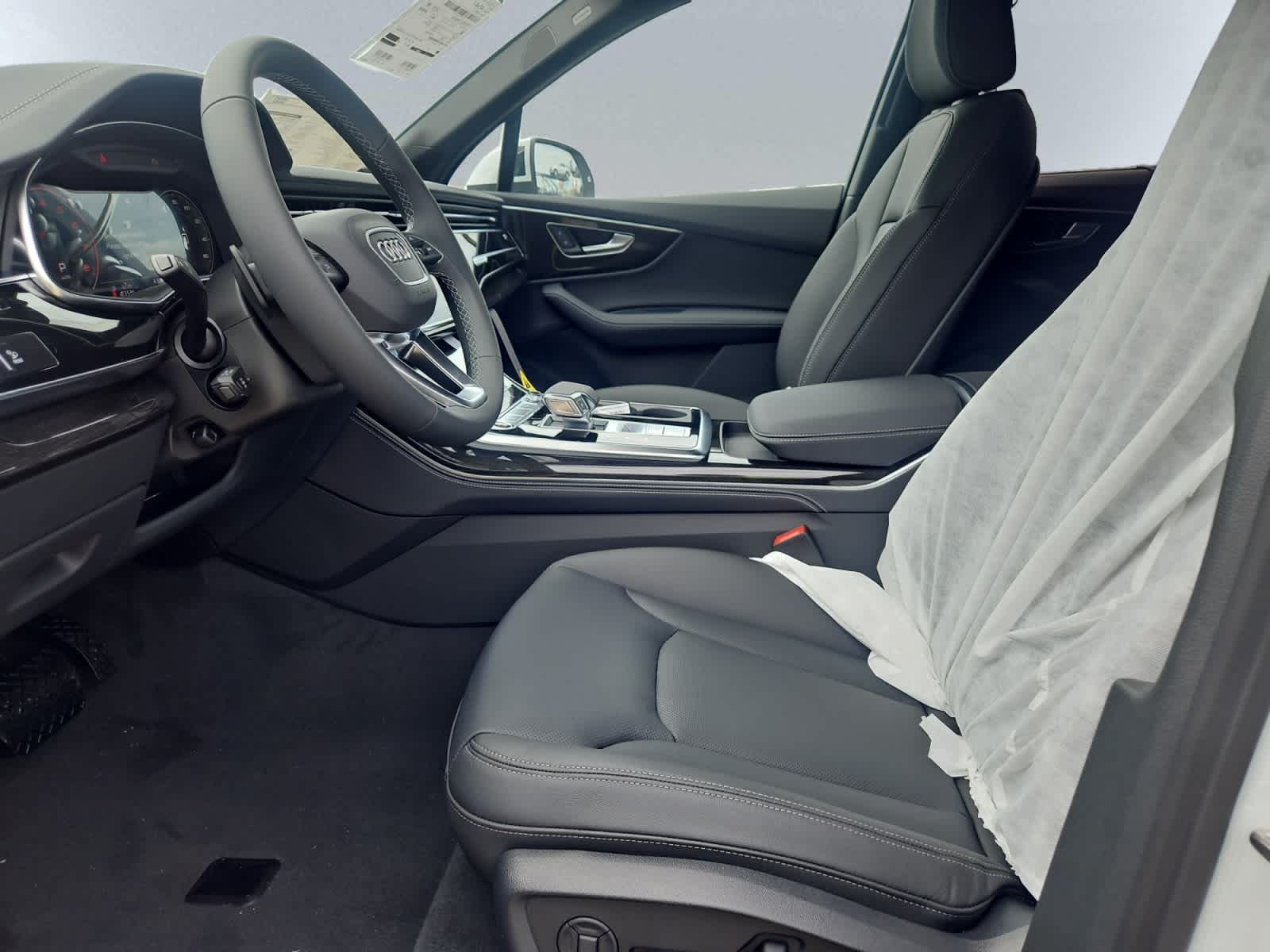 new 2025 Audi Q7 car, priced at $76,575