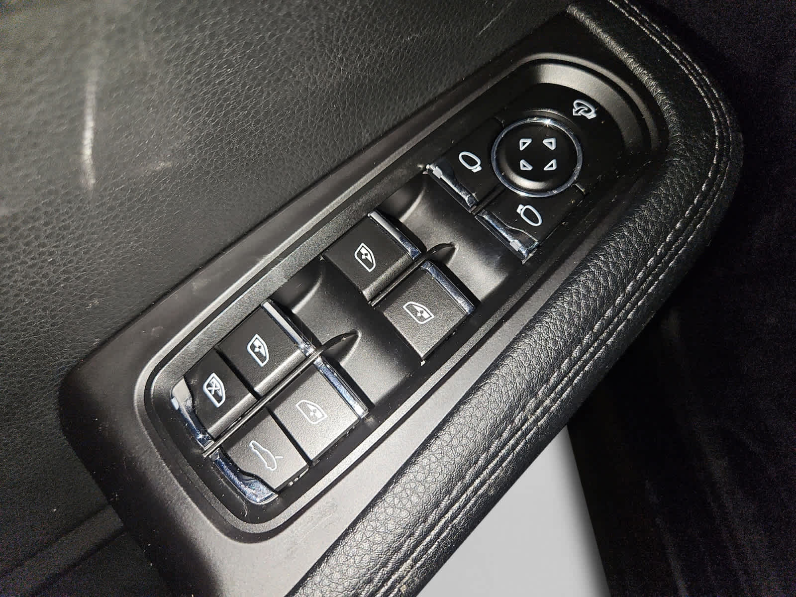 used 2022 Porsche Macan car, priced at $40,998