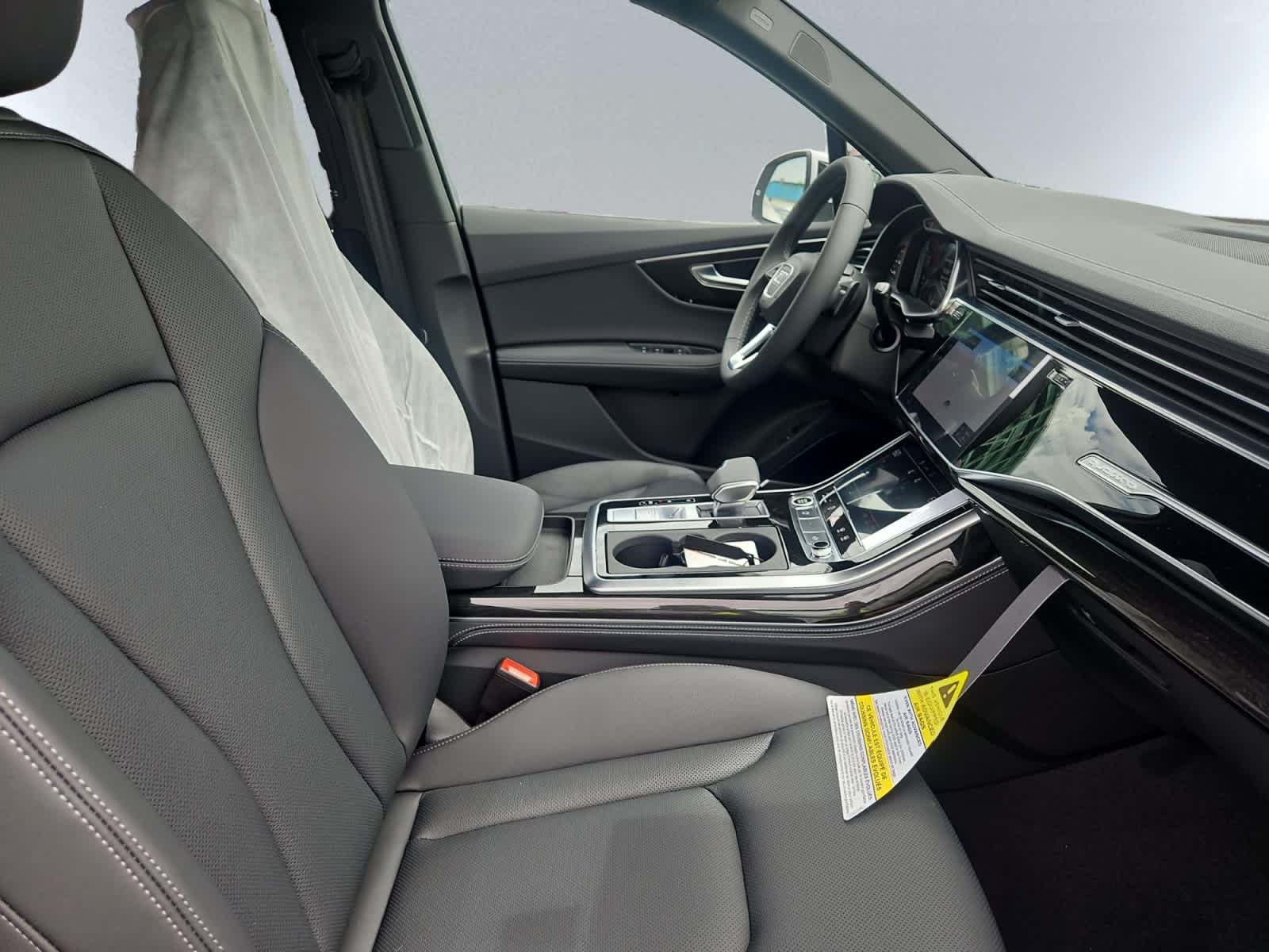 new 2025 Audi Q7 car, priced at $76,575