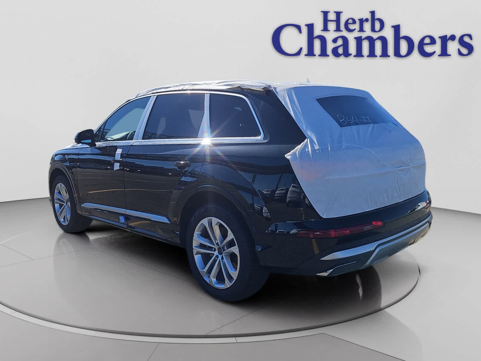 new 2026 Audi Q7 car, priced at $76,445