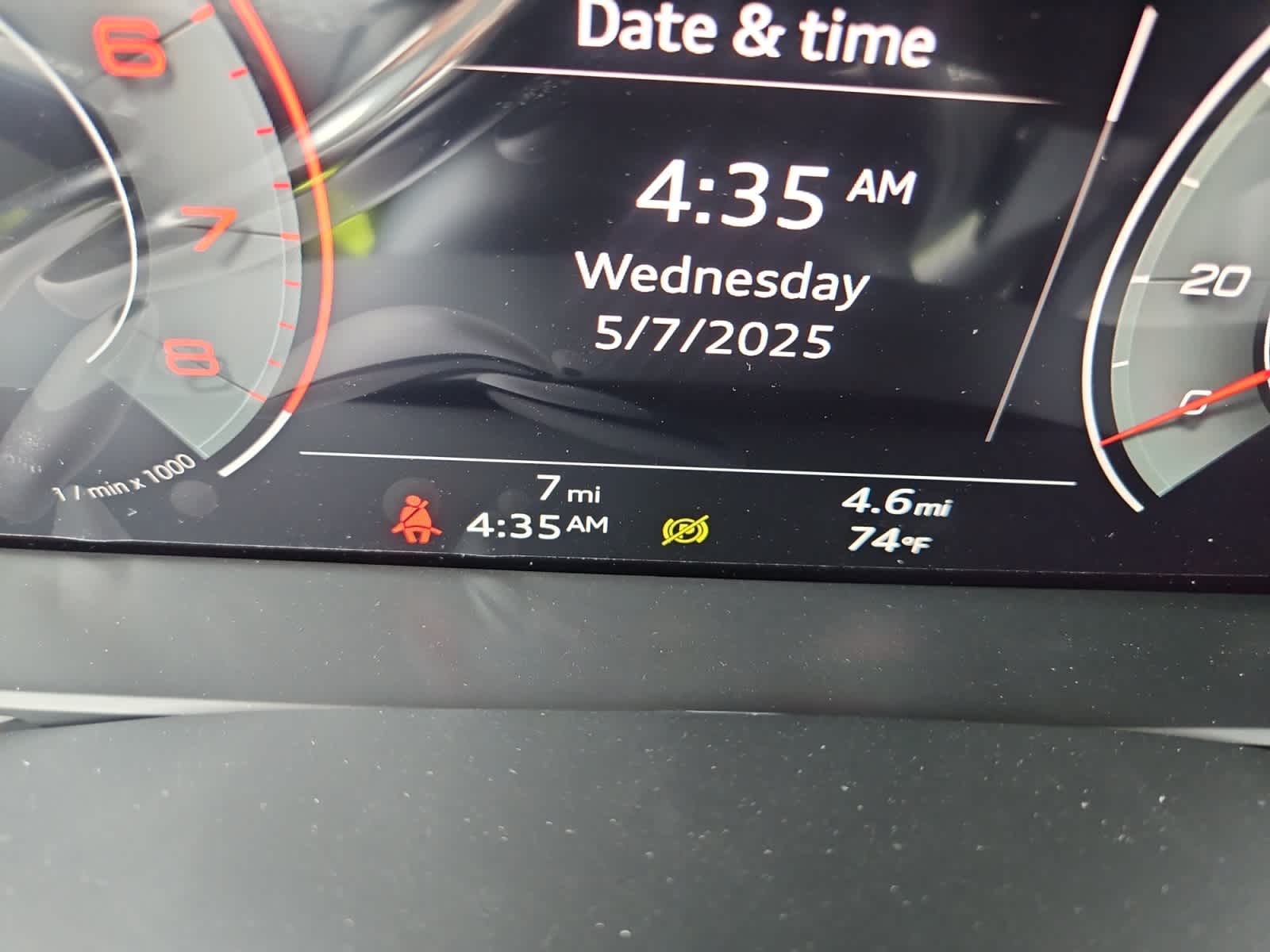 new 2025 Audi Q7 car, priced at $76,575