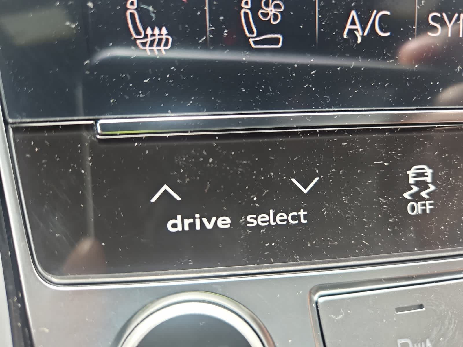 new 2025 Audi Q7 car, priced at $76,575