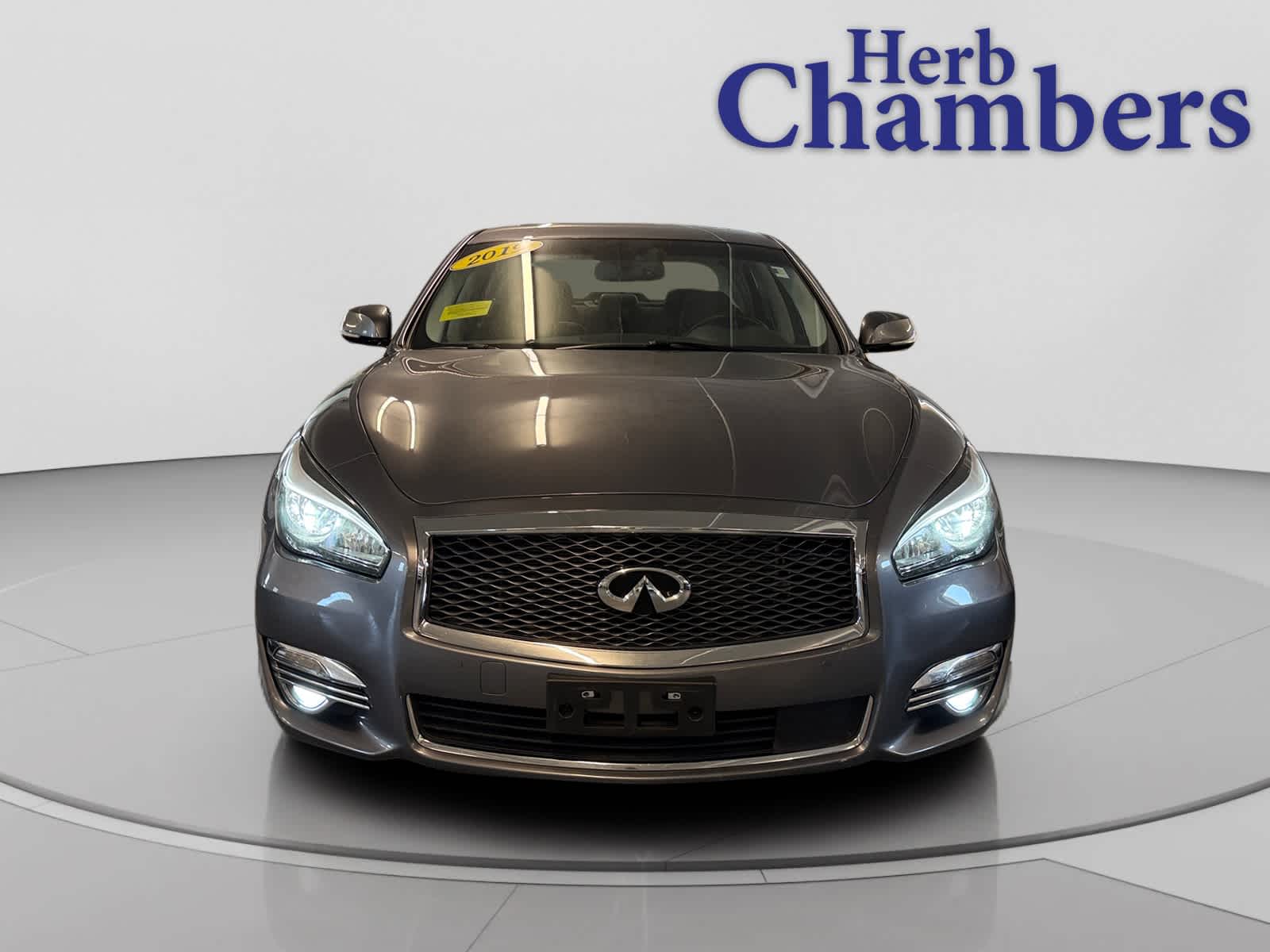 2019 Infiniti Q70 3.7 Luxe photo 2