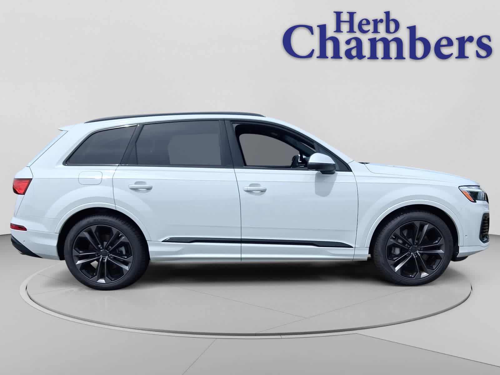 new 2026 Audi Q7 car, priced at $78,560