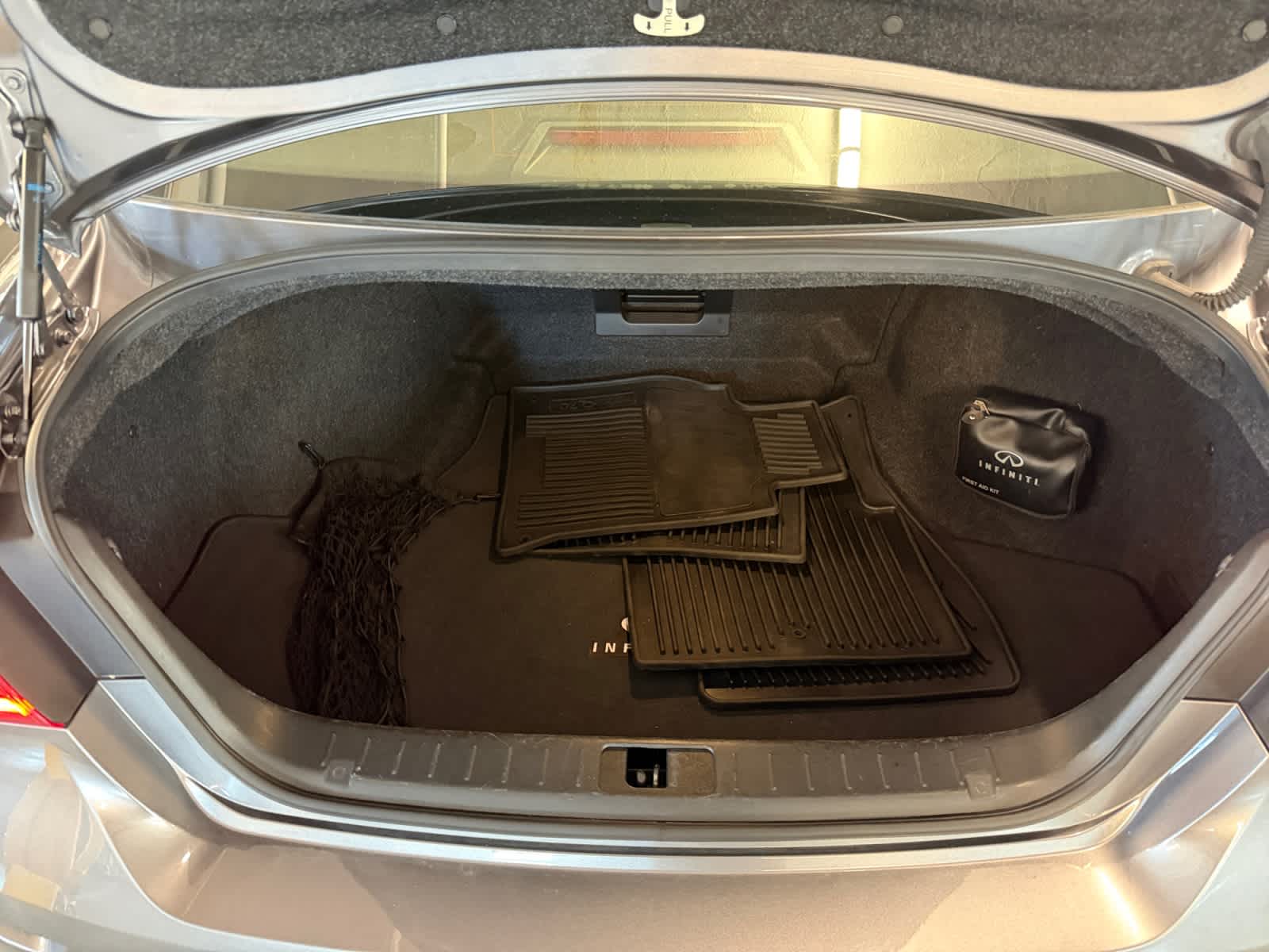 2019 Infiniti Q70 3.7 Luxe photo 4