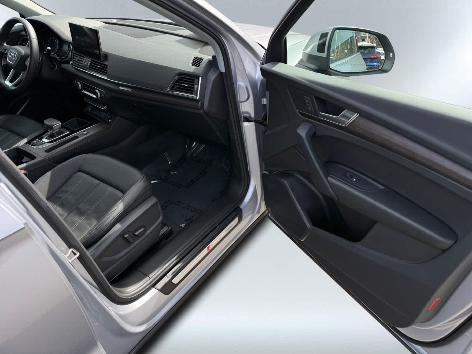 used 2023 Audi Q5 car, priced at $32,298