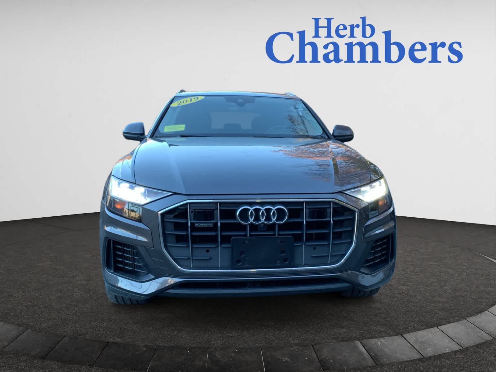 2019 Audi Q8 Prestige photo 2