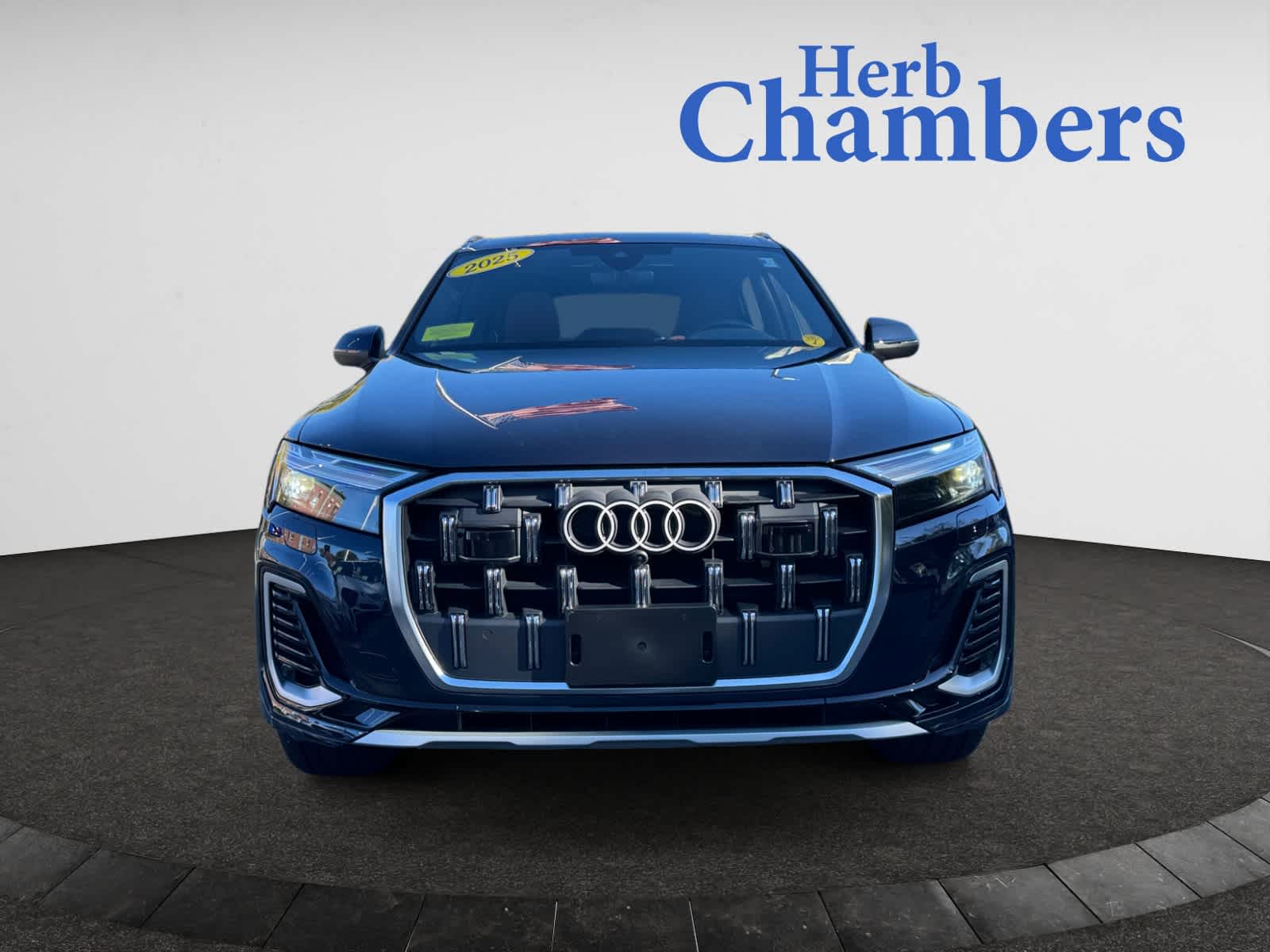 2025 Audi Q7 Premium Plus photo 2