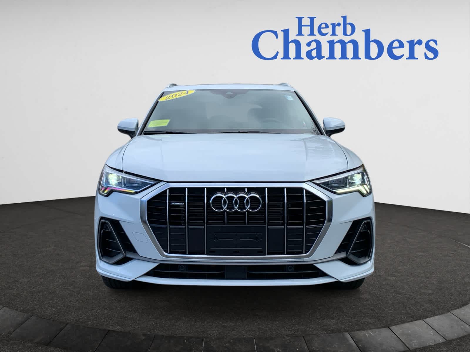 2024 Audi Q3 S line Premium photo 2