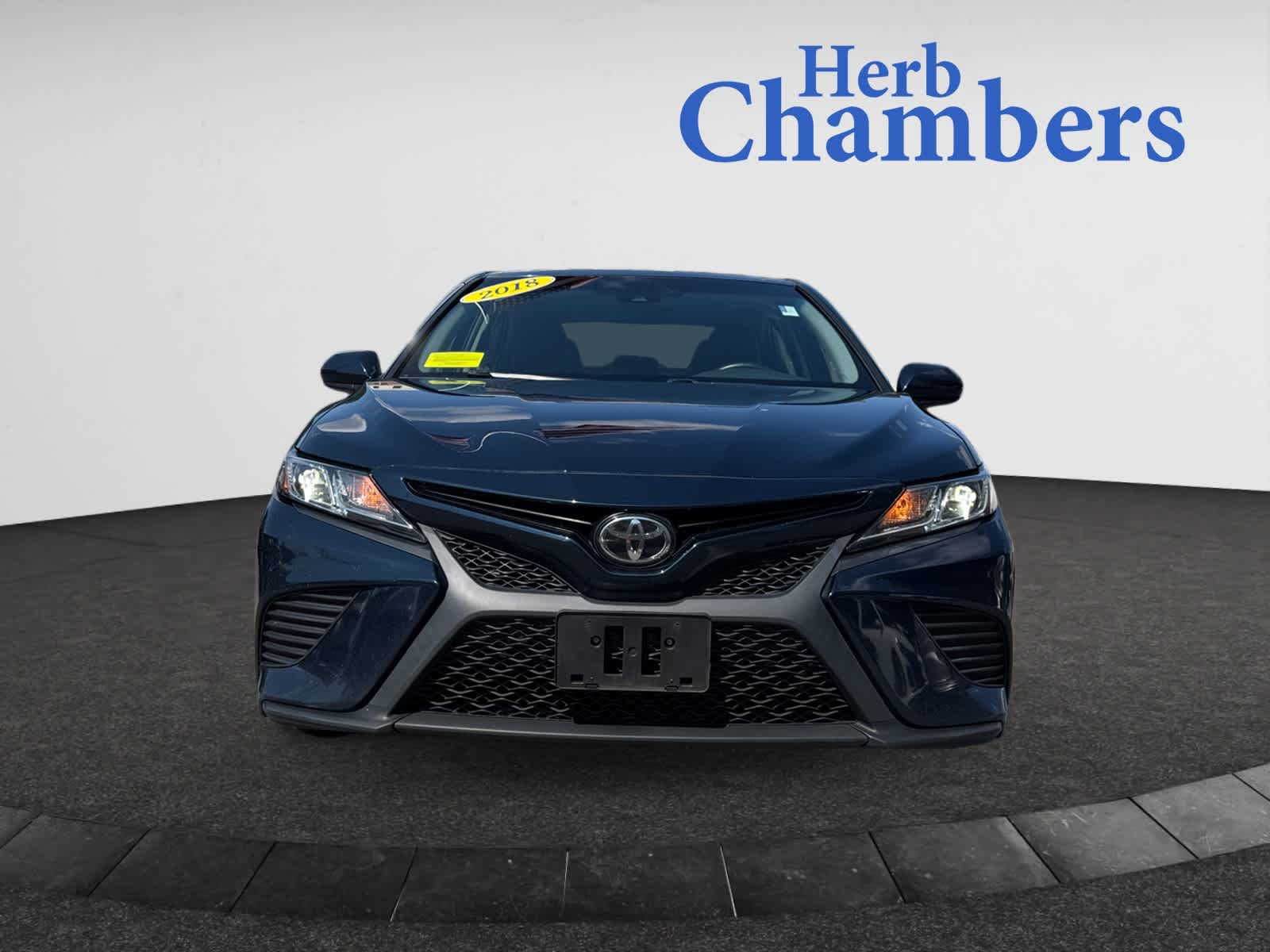 Used 2018 Toyota Camry SE with VIN 4T1B11HK9JU664644 for sale in Brookline, MA