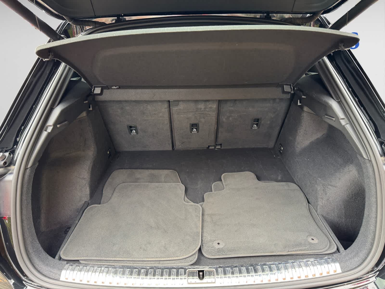 2025 Audi Q3 S line Premium photo 4