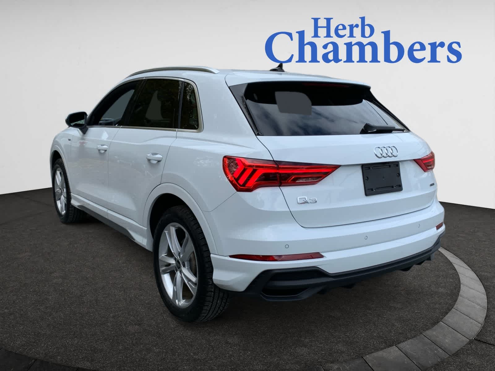 2024 Audi Q3 S line Premium Plus photo 3