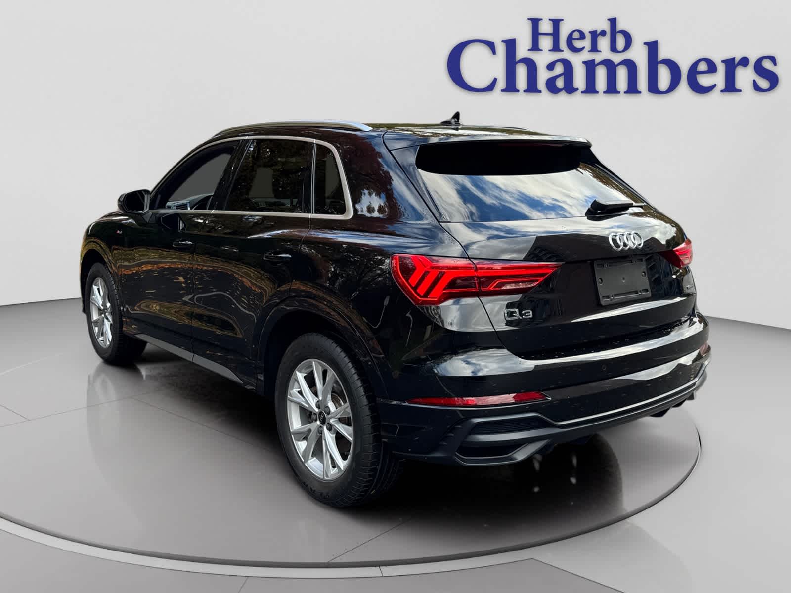 2021 Audi Q3 S line Premium photo 2