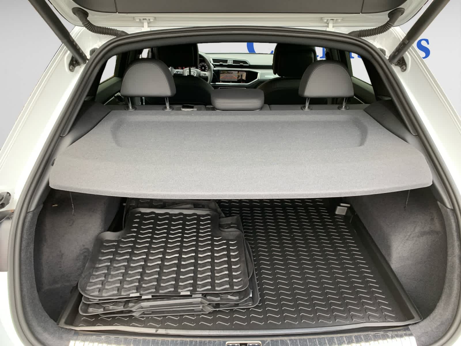 2024 Audi Q3 S line Premium Plus photo 4