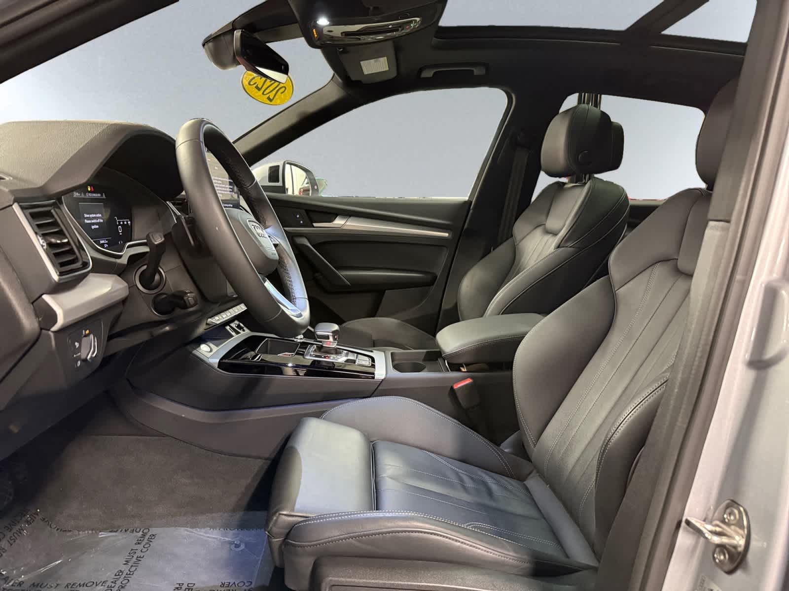 View vehicle photo 6