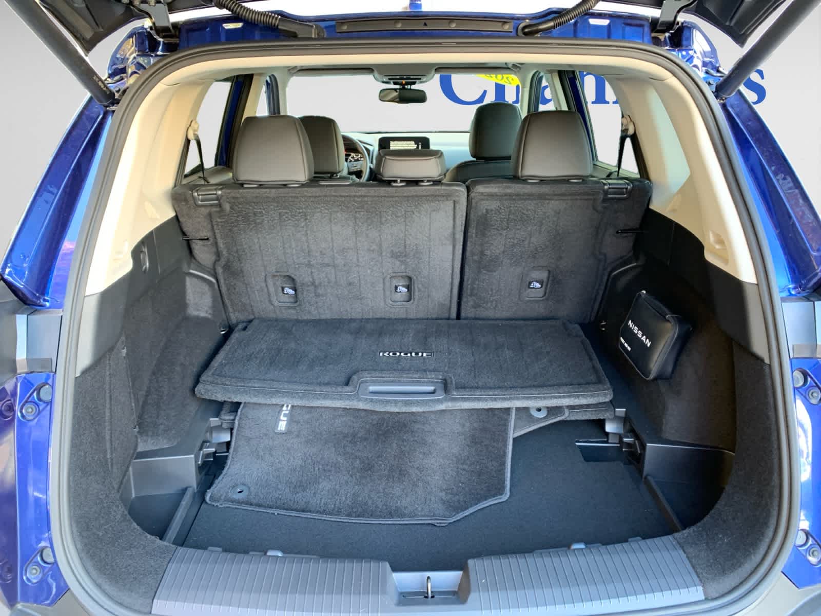 2023 Nissan Rogue SL photo 4